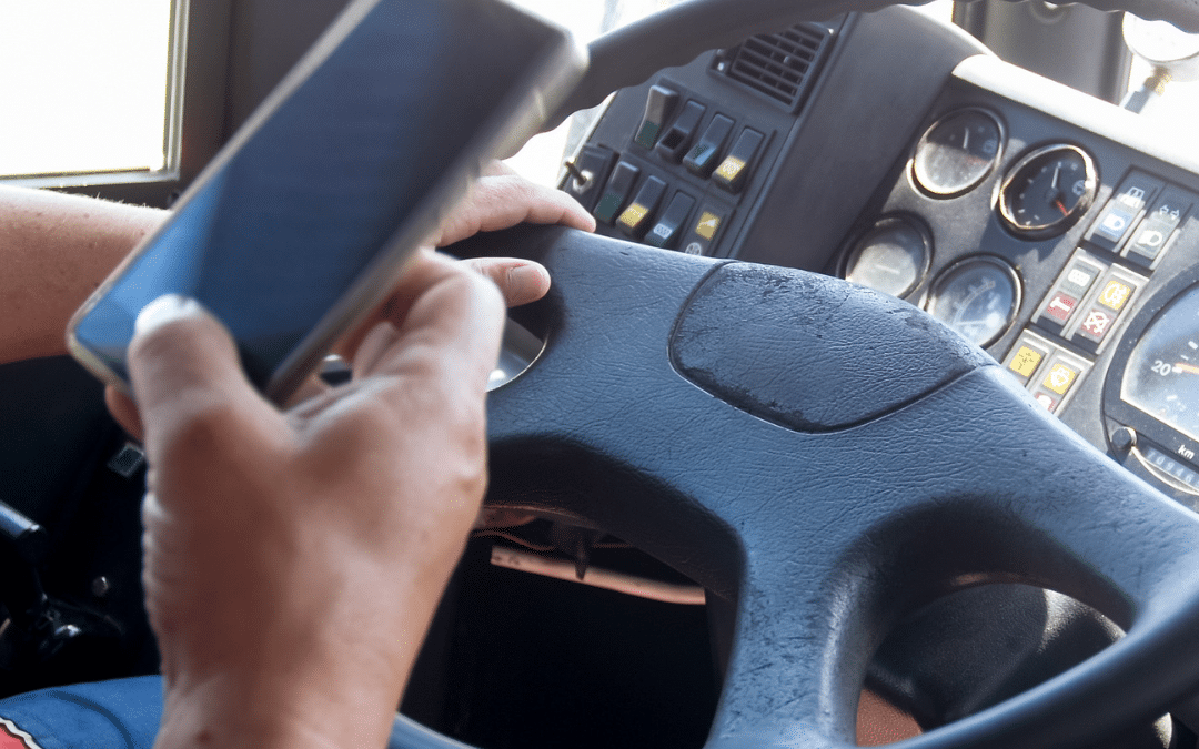 Can I Sue If The Truck Driver Was Distracted? Kentucky Big Truck Lawyer Answers